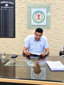 अपर कलेक्टर श्री दशरथ सिंह राजपूत ने संभाला सारंगढ़ एसडीएम का कार्यभार